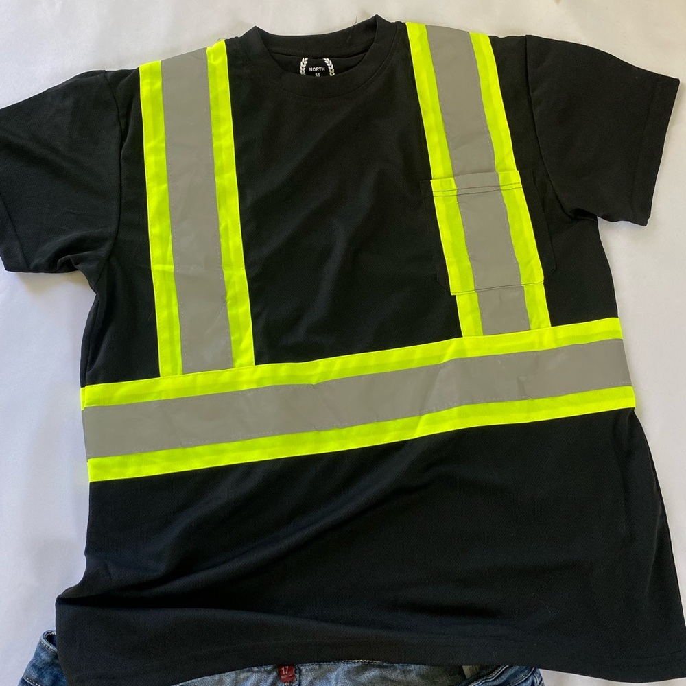north men black green shirt size L like new